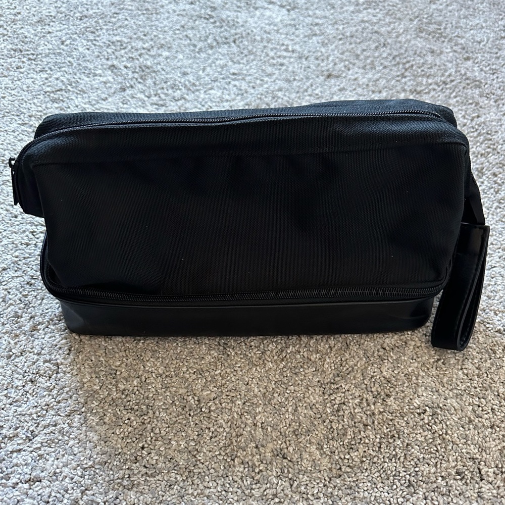 BEIS The Dopp Kit